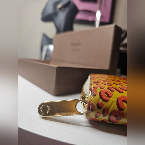 Louis Vuitton Ltd Edition Monogram Vernis Cheetah Print Zippy Wallet! - Picture 14 of 16